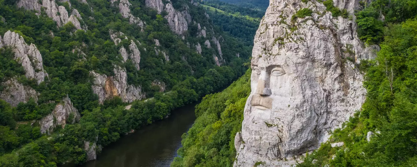 Turning Clicks into Cash: A Guide to $2550 Per Month With Digital Marketing for Beginners